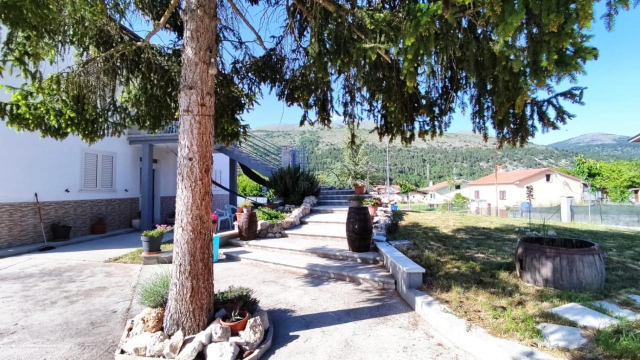 לינה וארוחת בוקר San Pio delle Camere Dal Compare מראה חיצוני תמונה